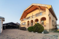 Eladó családi ház, Vecsésen 348 M Ft, 6 szobás