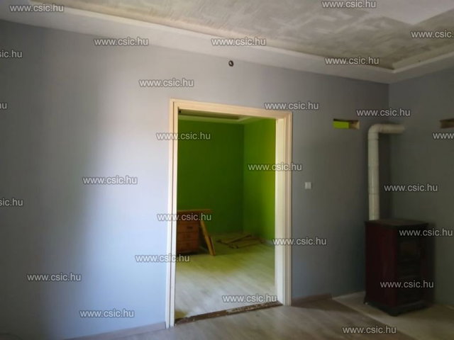 Eladó családi ház, Nagykovácsiban 105 M Ft, 2 szobás