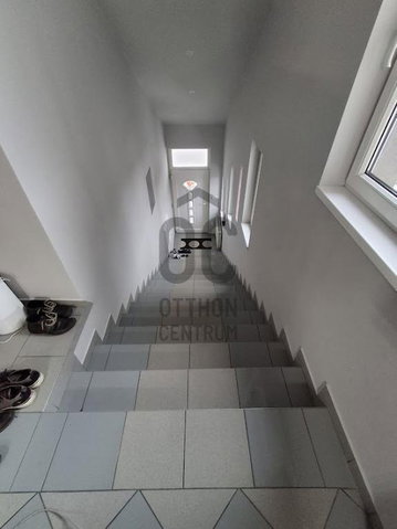 Eladó családi ház, Cegléden 118 M Ft, 4 szobás