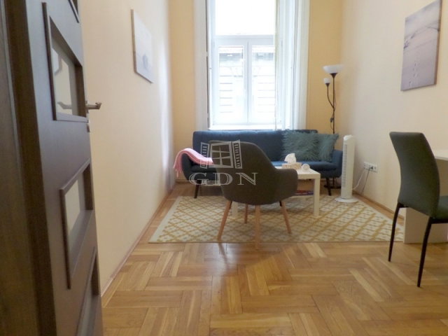 Eladó téglalakás, Budapesten, VIII. kerületben 125 M Ft
