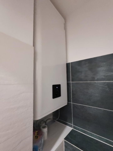 Eladó téglalakás, Komlón 24.99 M Ft, 2+2 szobás