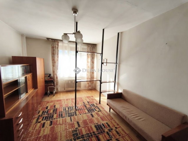 Eladó téglalakás, Tatabányán 34.99 M Ft, 2 szobás