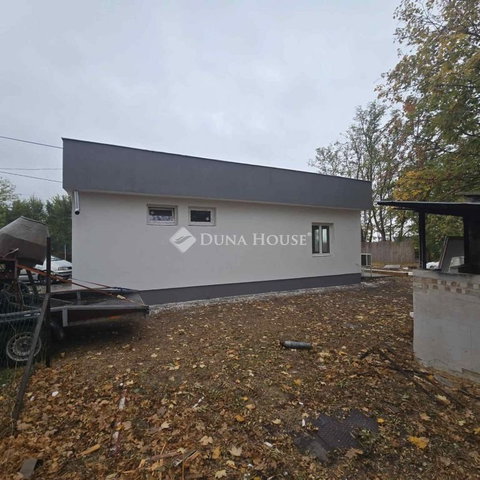 Eladó családi ház, Szentkirályon 66 M Ft, 4 szobás