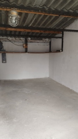 Eladó garázs, Szolnokon 6 M Ft / költözzbe.hu