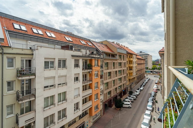 Eladó téglalakás, Budapesten, IX. kerületben 105 M Ft, 3 szobás