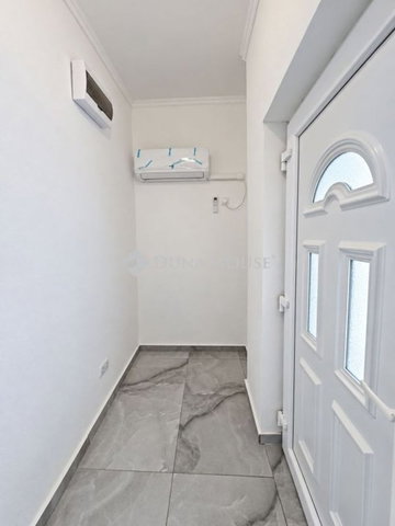 Eladó családi ház, Zsámbokon 50 M Ft, 3 szobás