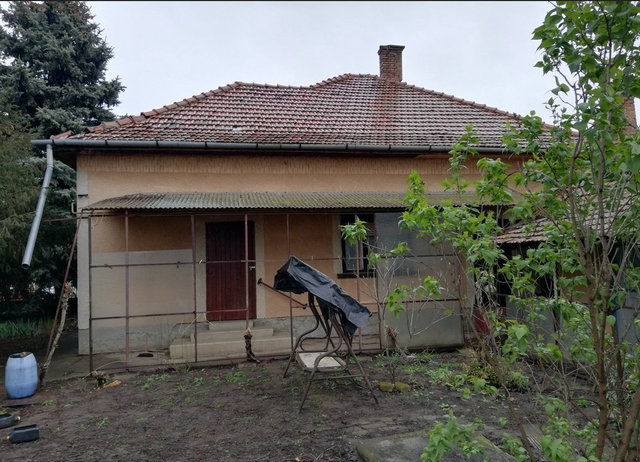 Eladó családi ház, Orosházán 5.8 M Ft, 1+1 szobás
