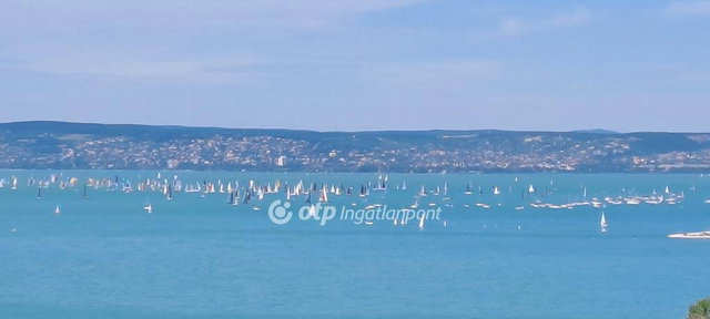 Eladó családi ház, Balatonakarattyán 249.8 M Ft, 4 szobás