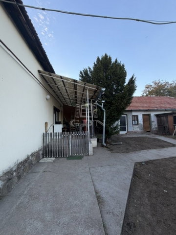 Eladó családi ház, Sándorfalván 53.9 M Ft, 3 szobás