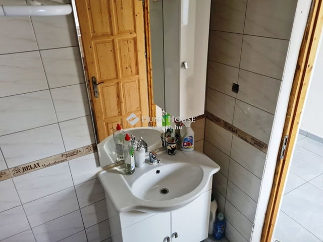 Eladó családi ház, Siófokon 68 M Ft, 3 szobás
