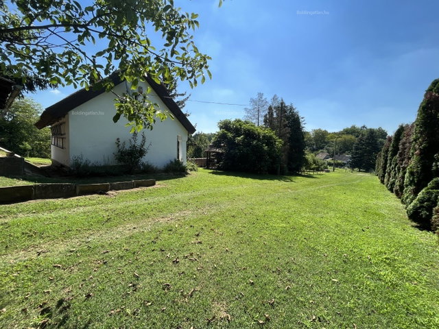Eladó családi ház, Kaposváron 19.8 M Ft, 2 szobás