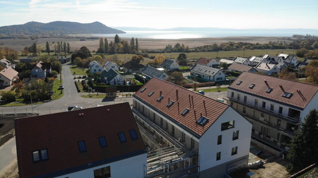 Eladó téglalakás, Aszófőn 73.1 M Ft, 2 szobás