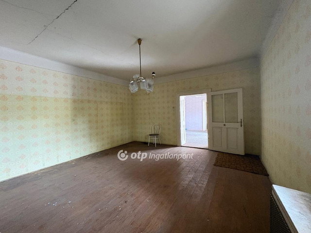 Eladó családi ház, Szigetszentmiklóson 63.9 M Ft, 3 szobás