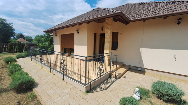 Eladó ikerház, Gödöllőn 152.5 M Ft, 4 szobás