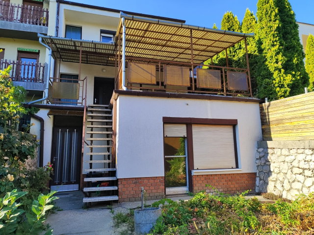 Eladó sorház, Szekszárdon 60 M Ft, 4 szobás