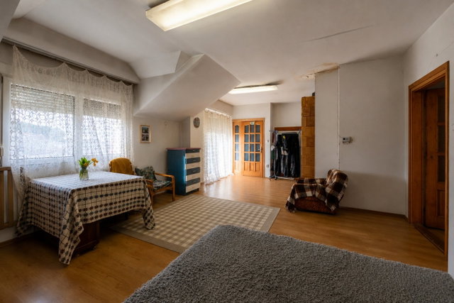 Eladó családi ház, Debrecenben 165 M Ft, 9 szobás