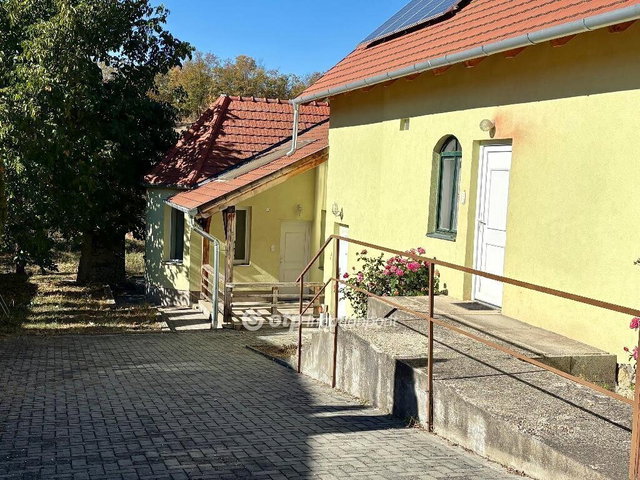 Eladó családi ház, Szilvásváradon 65 M Ft, 3 szobás