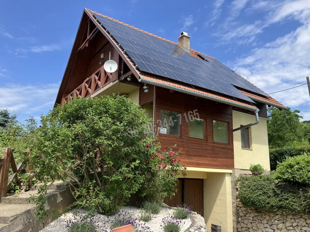 Eladó családi ház, Vácon 127 M Ft, 3 szobás