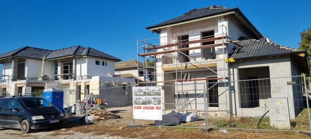 Eladó családi ház, Bicskén 137.9 M Ft, 5 szobás