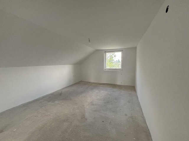Eladó családi ház, Turán 75 M Ft, 7 szobás