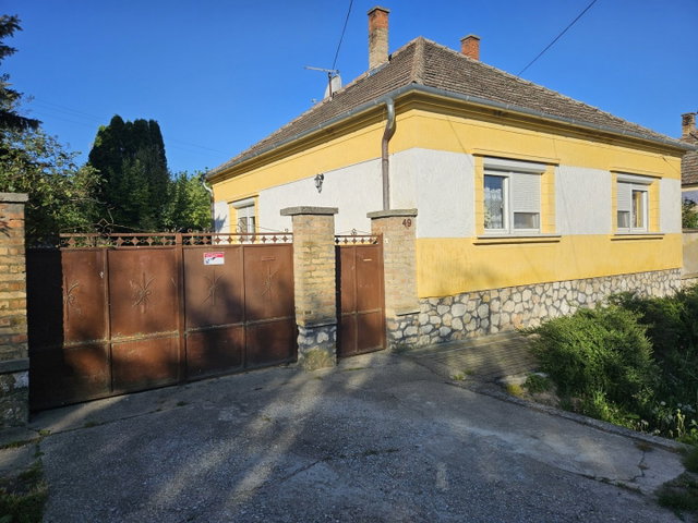 Eladó családi ház, Nagygyimóton 33.9 M Ft, 2 szobás