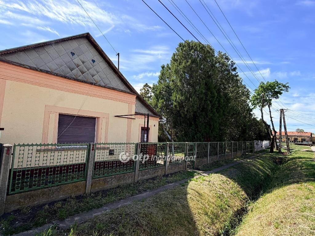 2 bed · 76m² · 8.100.000 ft