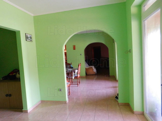 Eladó családi ház, Abában 89.99 M Ft, 8 szobás