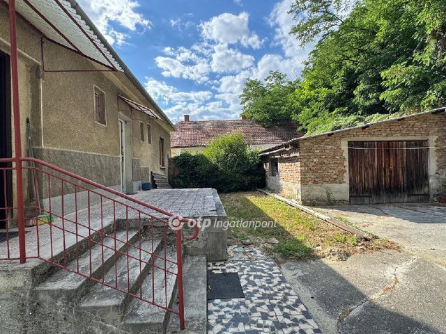 Eladó családi ház, Bakonycsernyén 41.5 M Ft, 3 szobás