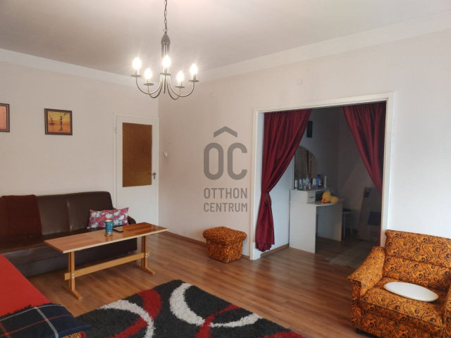 Eladó családi ház, Balatonszemesen 84.9 M Ft, 7 szobás