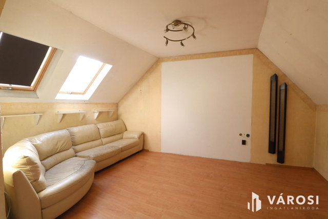 Eladó családi ház, Hódmezővásárhelyen 79.9 M Ft, 9 szobás
