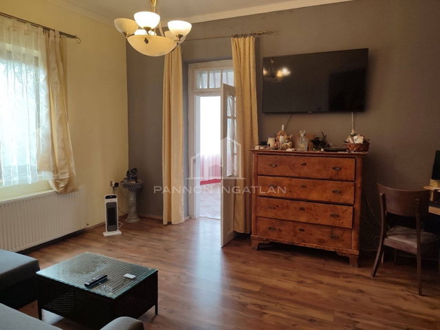 Eladó családi ház, Balatonfűzfőn 95 M Ft, 4 szobás