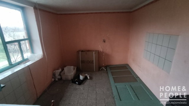 Eladó családi ház, Dócon 11.99 M Ft, 2 szobás