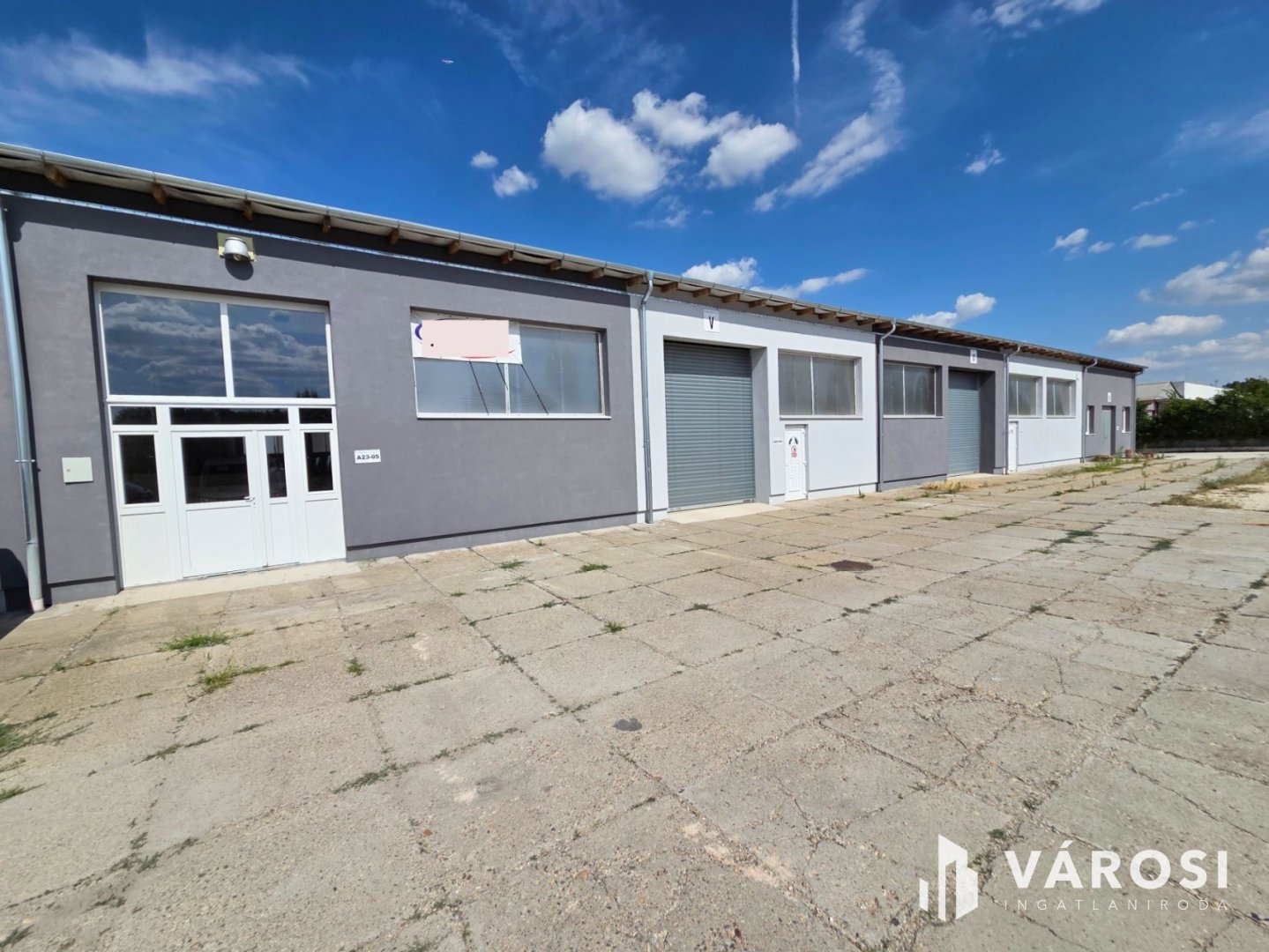 648m² · 1.036.800 ft