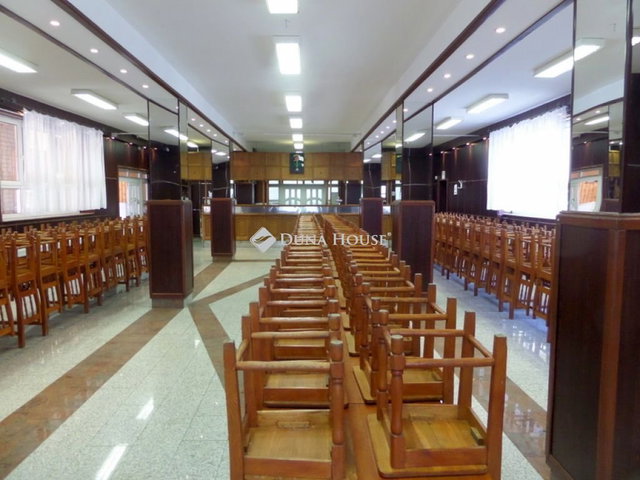 Eladó üzlethelyiség, Gávavencsellőn 220 M Ft