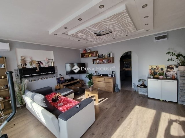 Eladó családi ház, Budaörsön 170 M Ft, 3 szobás