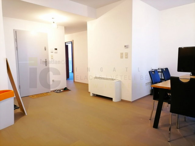Eladó téglalakás, Szegeden, Bakay Nándor utcában 160 M Ft