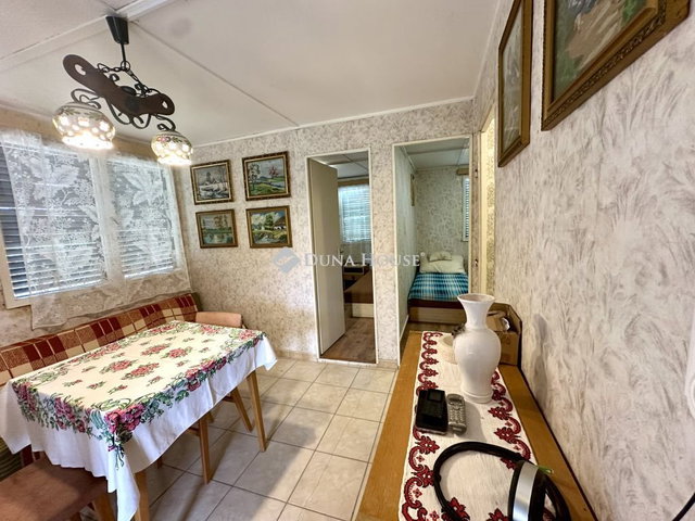 Eladó nyaraló, Cserkeszőlőn 15.99 M Ft, 3 szobás
