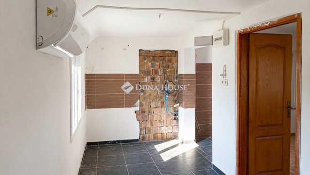 Eladó családi ház, Debrecenben 26 M Ft, 1 szobás