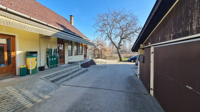 Eladó üzlethelyiség, Pakson 67.9 M Ft / költözzbe.hu