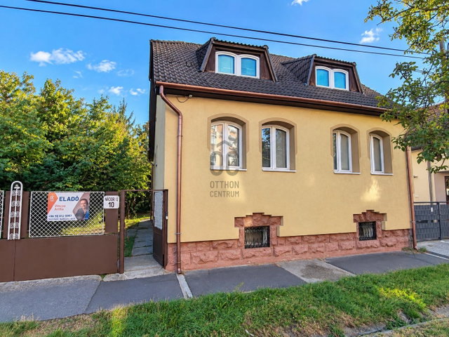 Eladó családi ház, Győrött 159.95 M Ft, 5 szobás