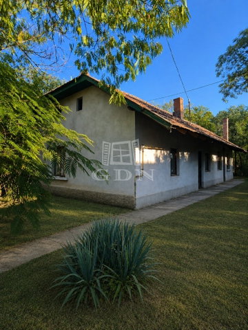 Eladó családi ház, Csanádapácán 8.9 M Ft, 2 szobás