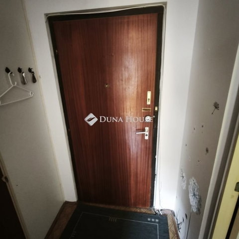 Eladó panellakás, Pécsett 39.5 M Ft, 2 szobás
