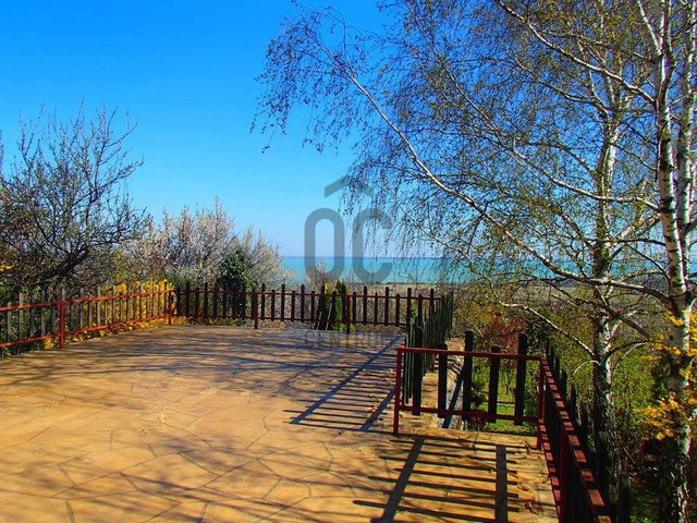 Eladó családi ház, Balatonalmádiban 181 M Ft, 6 szobás