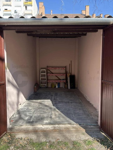 Eladó garázs, Szegeden, Bocskai utcában 6.5 M Ft