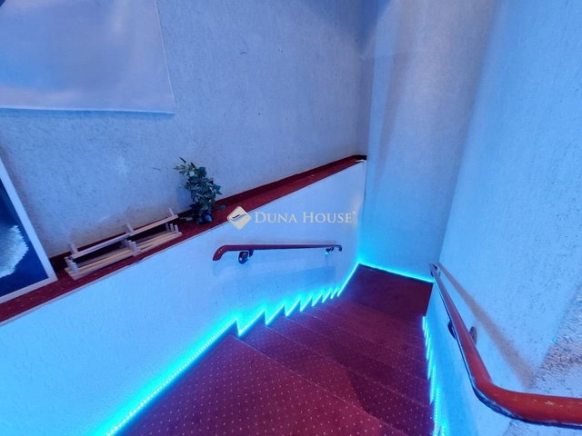 Kiadó iroda, Budapesten, III. kerületben 728 E Ft / hó, 8 szobás