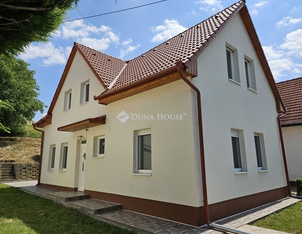 Eladó családi ház, Orfűn 89.9 M Ft, 3 szobás
