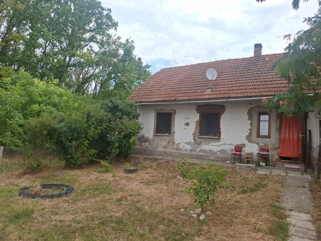 Eladó családi ház, Tarhoson 3.2 M Ft, 2 szobás