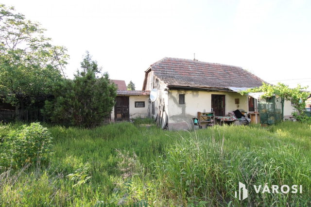 Eladó családi ház, Dunavecsén 17 M Ft, 2 szobás