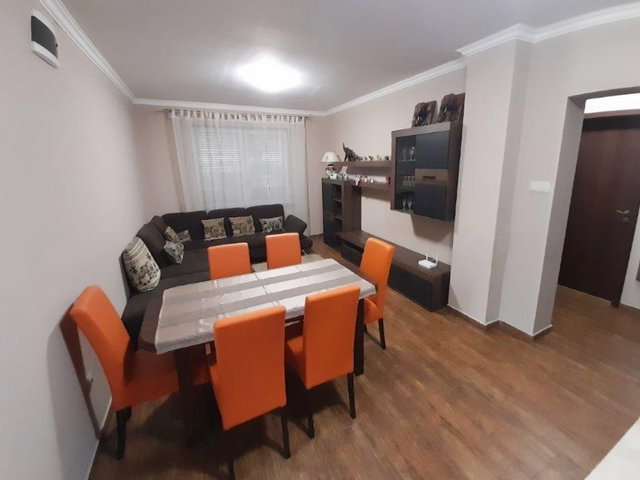 Kiadó családi ház, albérlet, Debrecenben 400 E Ft / hó