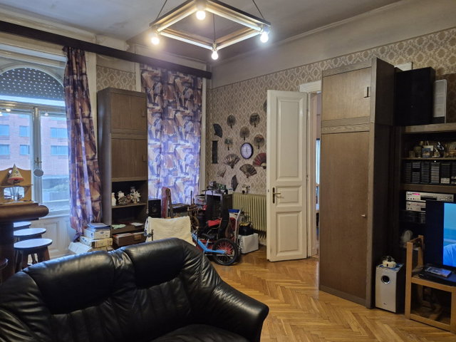 Eladó téglalakás, Budapesten, XIII. kerületben, Váci úton